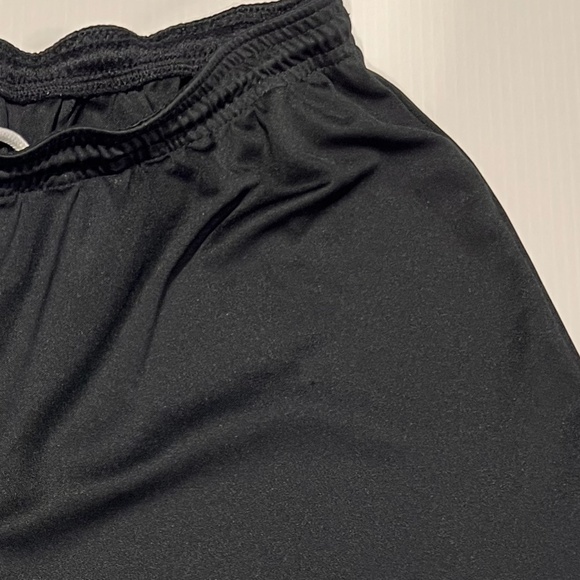 Nike Dri- Fit Size Large Black Sports / School Shorts - Picture 8 of 8
